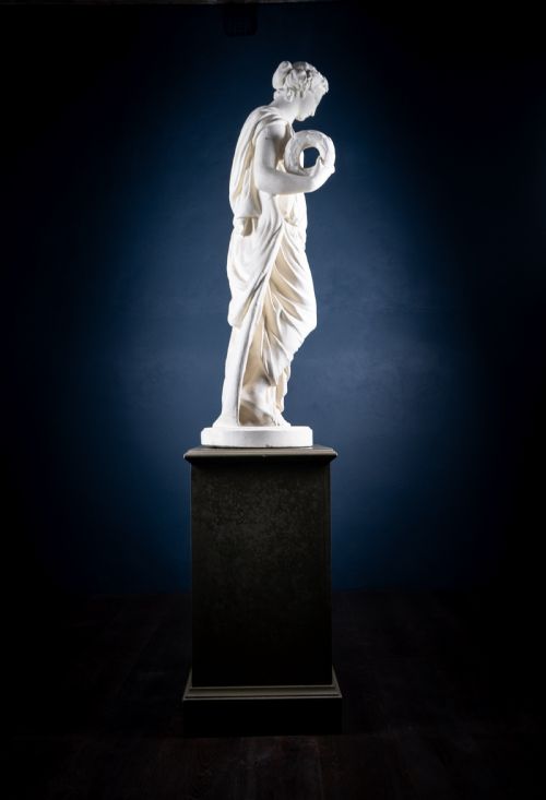 LARGE PLASTER COMPOSITION OF A CLASSICAL MAIDEN WITH PLINTH C1900 - ADDITIONAL PHOTO 15