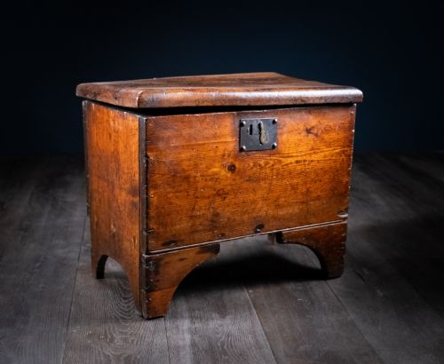 small vernacular elm and pine coffer c1800 - CATEGORY: ANTIQUE CHESTS - DATED 1800
