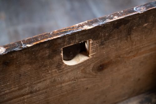 SMALL VERNACULAR ELM AND PINE COFFER C1800 - ADDITIONAL PHOTO 8