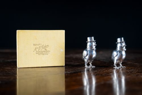 PAIR OF NOVELTY SILVER CHICK PEPPERETTES C1920 - ADDITIONAL PHOTO 5