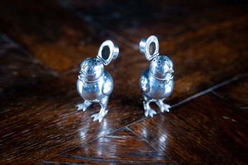 PAIR OF NOVELTY SILVER CHICK PEPPERETTES C1920 - ADDITIONAL PHOTO 6