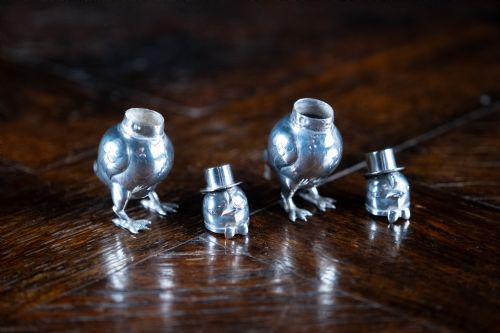 PAIR OF NOVELTY SILVER CHICK PEPPERETTES C1920 - ADDITIONAL PHOTO 7