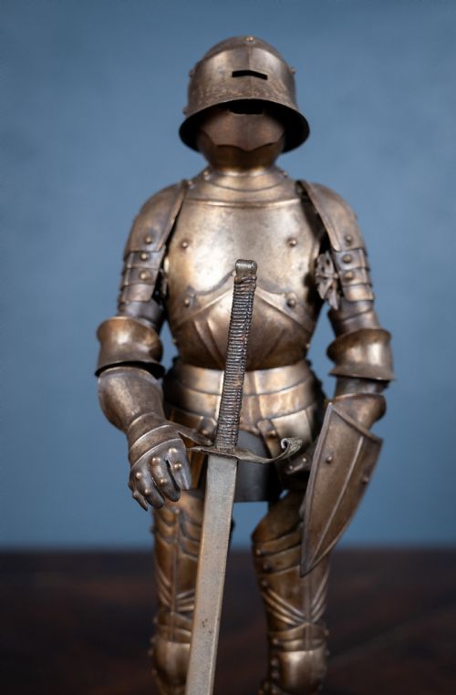MINIATURE SUIT OF ARMOUR C1920 - ADDITIONAL PHOTO 1