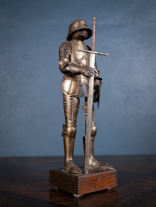 MINIATURE SUIT OF ARMOUR C1920 - ADDITIONAL PHOTO 11