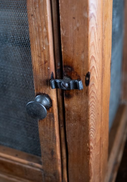 19TH CENTURY PINE FOOD SAFE - ADDITIONAL PHOTO 3
