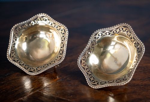 FOUR SILVER GILT BON BON DISHES BY GOLDSMITHS SILVERSMITHS CO LTD LONDON 1919 - ADDITIONAL PHOTO 2