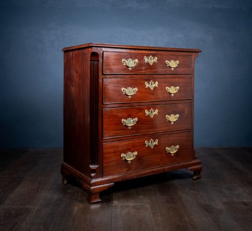 small george iii mahogany chest of drawers - CATEGORY: ANTIQUE CHEST OF DRAWERS - DATED GEORGIAN