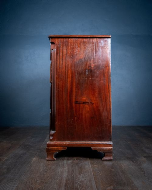 SMALL GEORGE III MAHOGANY CHEST OF DRAWERS - ADDITIONAL PHOTO 14