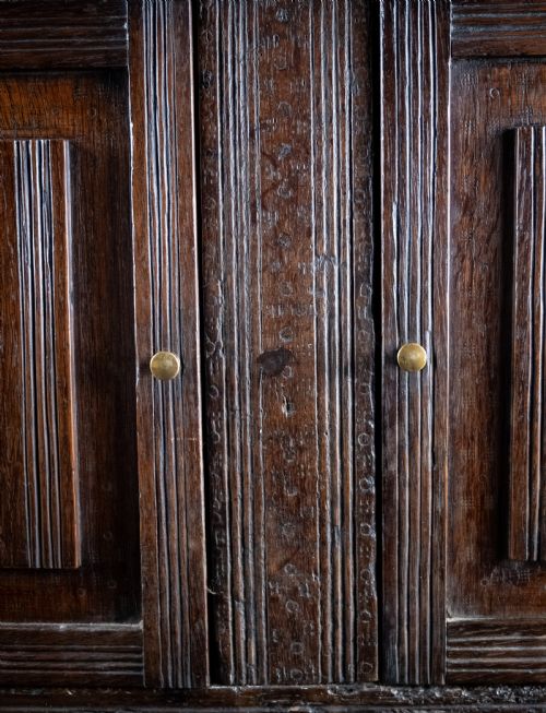LARGE 18TH CENTURY OAK WALL CUPBOARD - ADDITIONAL PHOTO 1