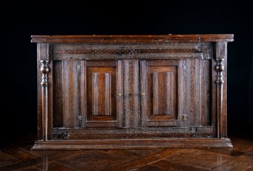 LARGE 18TH CENTURY OAK WALL CUPBOARD - ADDITIONAL PHOTO 2