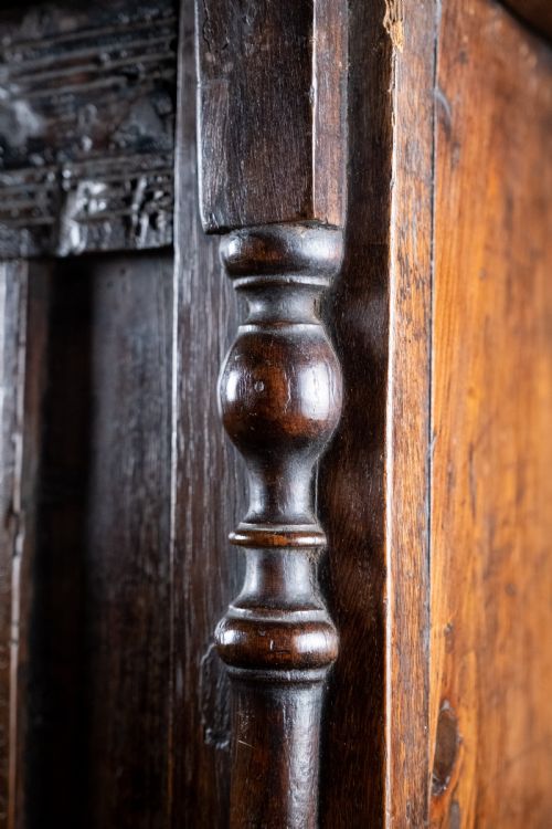 LARGE 18TH CENTURY OAK WALL CUPBOARD - ADDITIONAL PHOTO 8