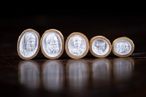 18th century grand tour plaster intaglios - CATEGORY: ANTIQUE MISCELLANEOUS - DATED 18TH CENTURY