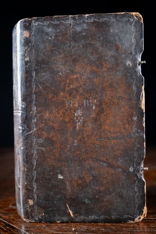 18TH CENTURY ENGRAVED FLASK SECRET STORAGE BOOK - ADDITIONAL PHOTO 14