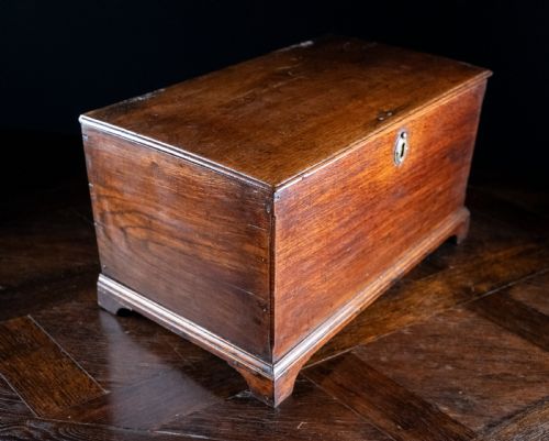SMALL GEORGE III OAK BOX CHEST - ADDITIONAL PHOTO 3
