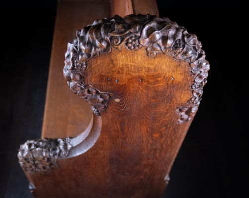 19TH CENTURY GOLDEN OAK FOLIATE CHURCH PEW SETTLE - ADDITIONAL PHOTO 10