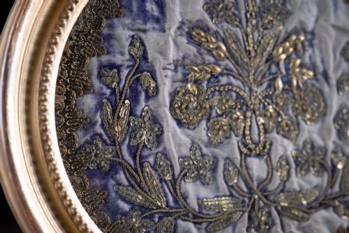 EARLY 19TH CENTURY EMBROIDERY TEXTILE FRAGMENT - ADDITIONAL PHOTO 1