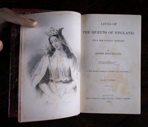 1872 QUEENS OF ENGLAND BY AGNES STRICKLAND SIX VOLUME BOOK SET - ADDITIONAL PHOTO 7