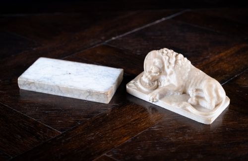19TH CENTURY ALABASTER MARBLE LION OF LUCERNE - ADDITIONAL PHOTO 10