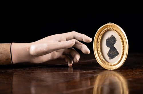 EARLY 19TH CENTURY GILDED SILHOUETTE PORTRAIT OF A LADY - ADDITIONAL PHOTO 6