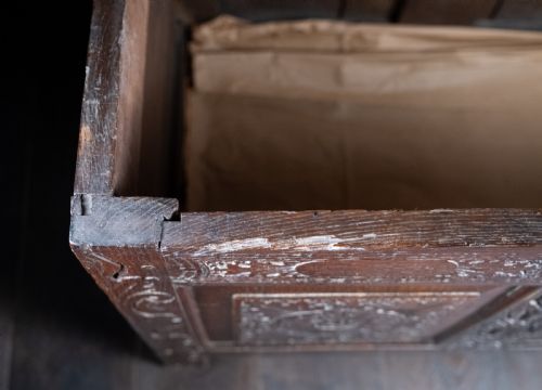 17TH CENTURY CARVED OAK COFFER - ADDITIONAL PHOTO 16