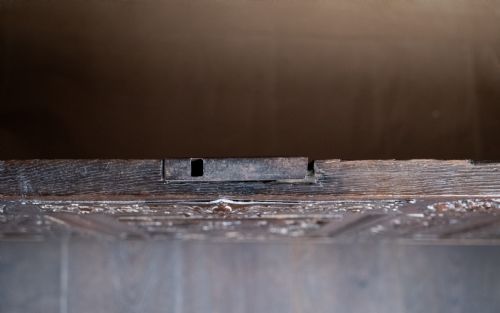 17TH CENTURY CARVED OAK COFFER - ADDITIONAL PHOTO 17