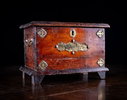 'WILLIAM HALL'S WEE CHEST 1893' SCOTTISH FOLK ART PINE CHEST - ADDITIONAL PHOTO 3