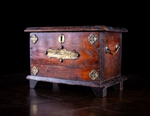 'WILLIAM HALL'S WEE CHEST 1893' SCOTTISH FOLK ART PINE CHEST - ADDITIONAL PHOTO 8