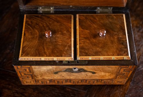 WALNUT PARQUETRY BRASS MOTHER OF PEARL INLAID TEA CADDY C1880 - ADDITIONAL PHOTO 10