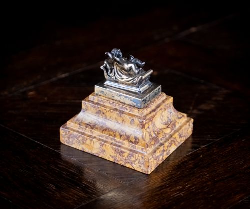 19TH CENTURY GRAND TOUR SILVER GILT MARBLE DESK WEIGHT - ADDITIONAL PHOTO 1
