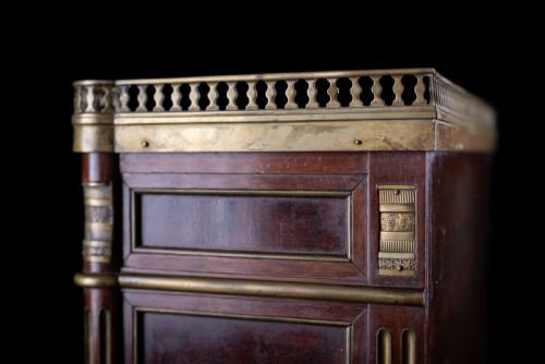 MINIATURE LOUIS XVI MAHOGANY BRONZE MARBLE COMMODE - ADDITIONAL PHOTO 13