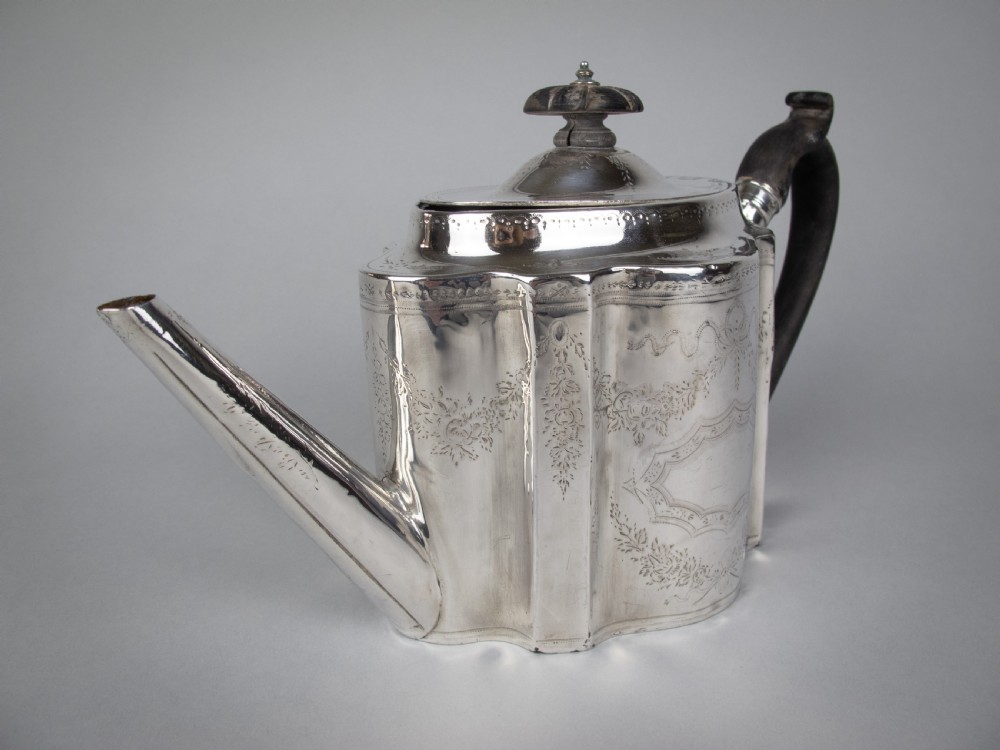 George III Sterling Silver Teapot by Henry Chawner, London, 1807 View VI