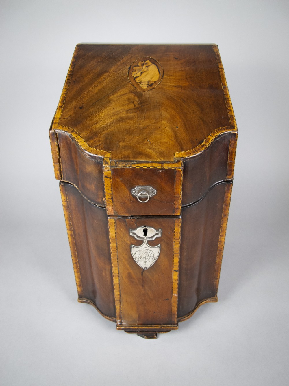 George III Flame Mahogany Cross-Banded Cutlery Box with Original Interior. View IV