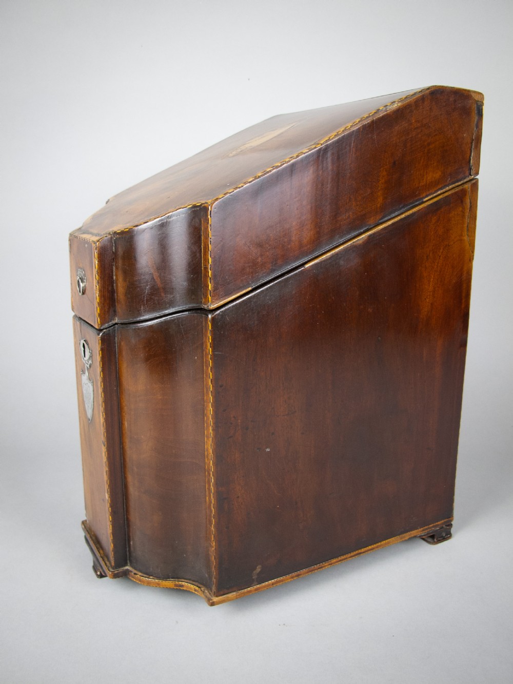 George III Flame Mahogany Cross-Banded Cutlery Box with Original Interior. View VII