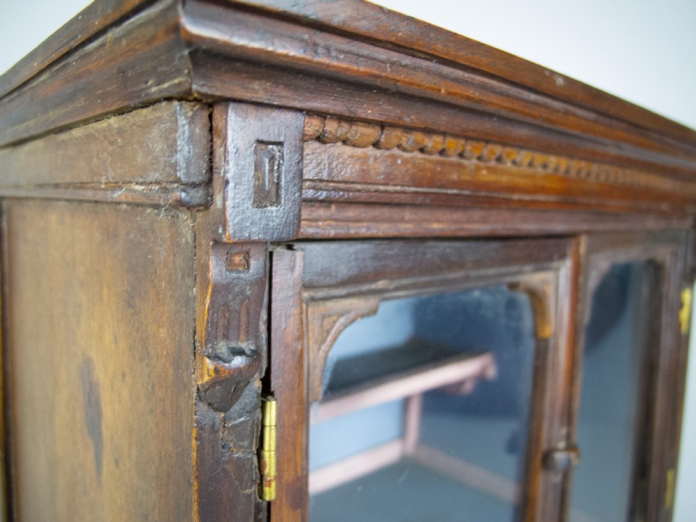 George III Miniature Mahogany Glass Fronted Cabinet - Apprentice Piece. View X