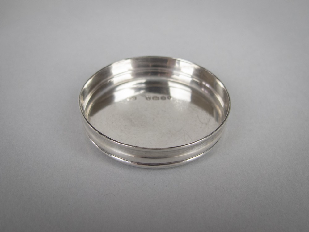 Sterling Silver Vanity Pot by Thomas Johnson, London, 1855. View VII