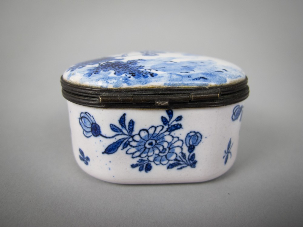 18th Century Delft Trefoil Hinged Lid Trinket Box - Adriaen Pynacker Design. View VI