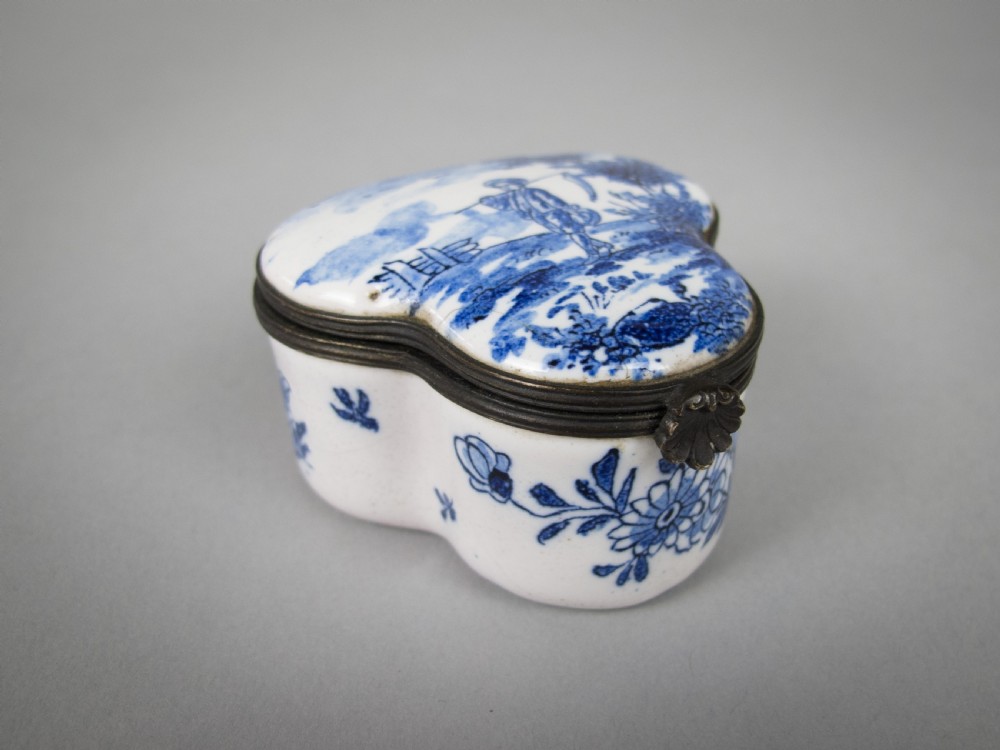 18th Century Delft Trefoil Hinged Lid Trinket Box - Adriaen Pynacker Design. View X
