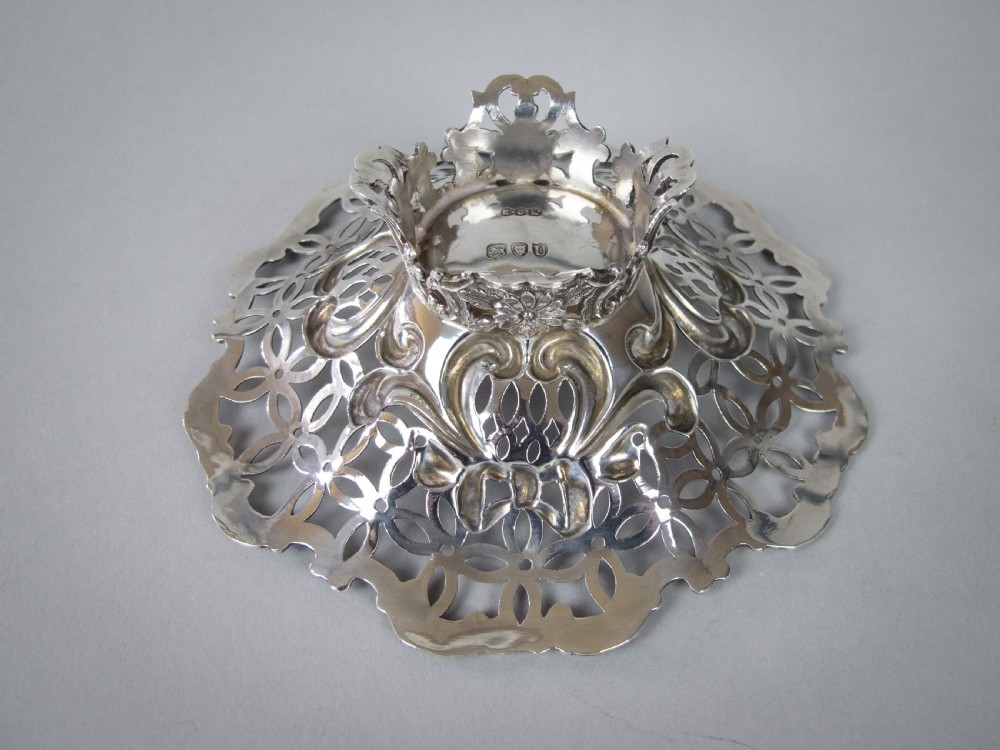 Sterling Silver Bon Bon Dish by Elkington & Co, London, 1895. View VII