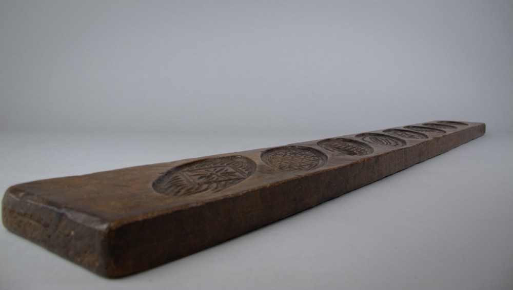 Large 19th Century Fruitwood Gingerbread Mould With Eight Floral Motifs. View IV