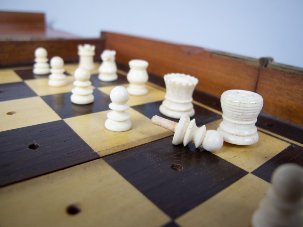 19th Century Victorian Mahogany Folding Travelling Chess Set (Complete), c.1890 View IX