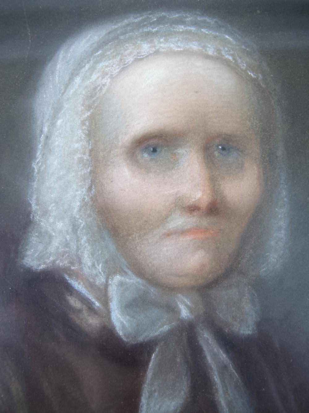 19th Century Pastel Portrait Of A Seated Lady In Gilt Frame View III