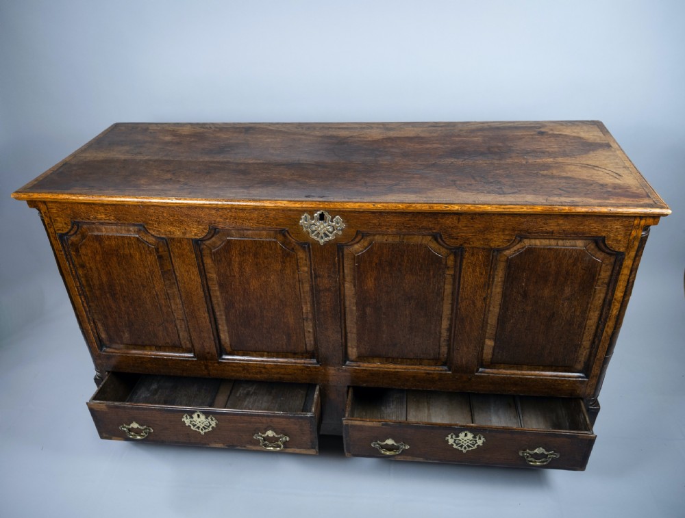 Large 18th Century Georgian Oak Mule Chest  View IV