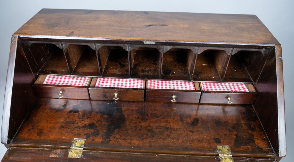 Rare Small 18th Century Mahogany Bureau, c.1760 View X