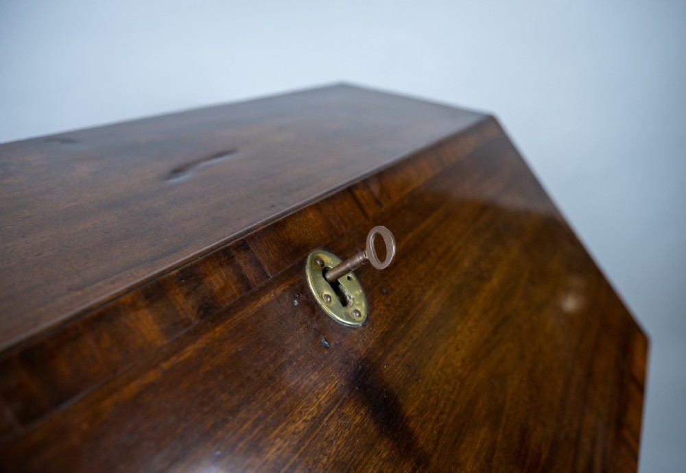 Rare Small 18th Century Mahogany Bureau, c.1760 View XII