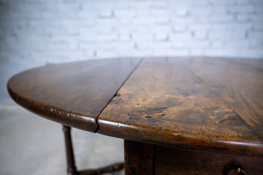 Early 18th Century English Oak Gate Leg Table With Central Drawer. View VII
