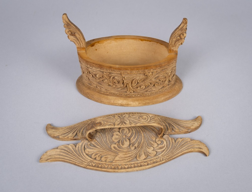 Intricate Norwegian Small Oval Tine Box, c.1920. View III