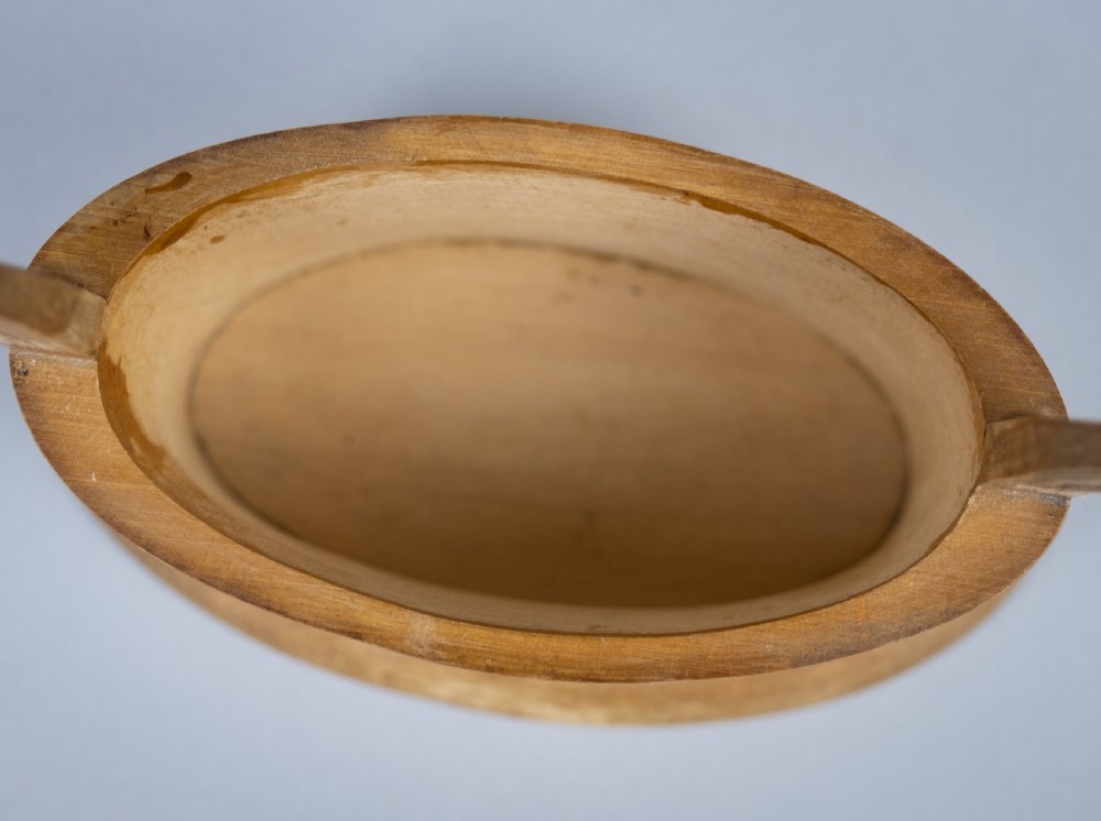 Intricate Norwegian Small Oval Tine Box, c.1920. View V