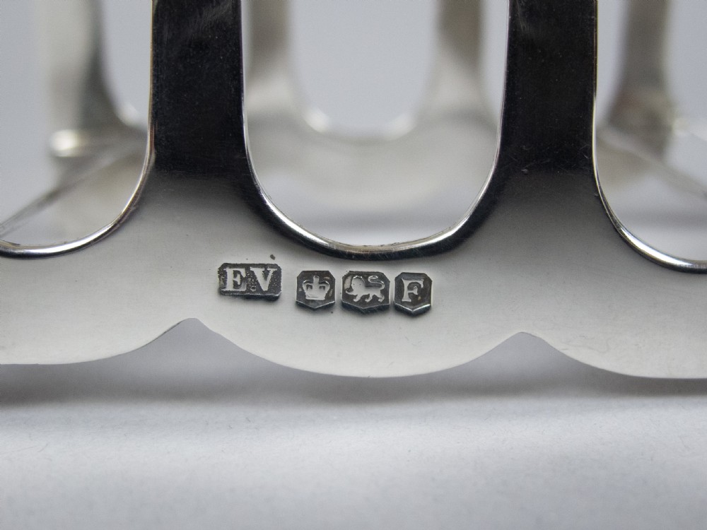 Sterling Silver 7 Bar Toast Rack by Edward Viner, Sheffield, 1948 (156 Grams) View III