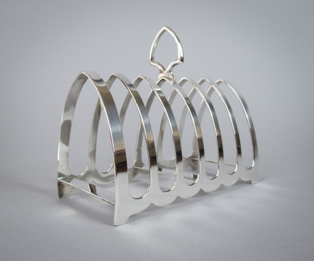 Sterling Silver 7 Bar Toast Rack by Edward Viner, Sheffield, 1948 (156 Grams) View IV