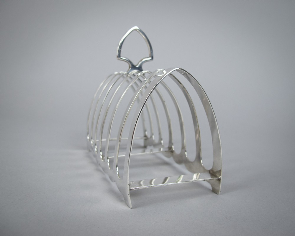 Sterling Silver 7 Bar Toast Rack by Edward Viner, Sheffield, 1948 (156 Grams) View V